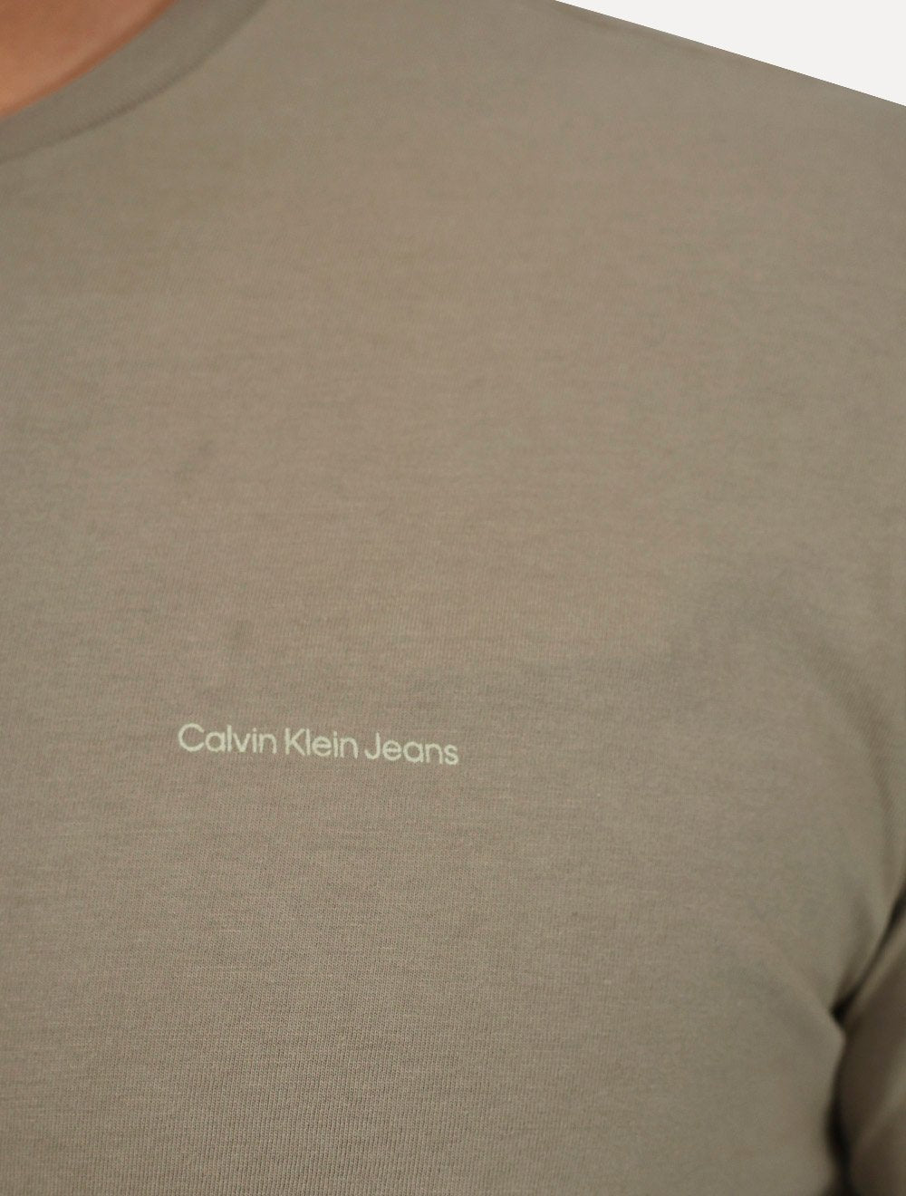 Camiseta Calvin Klein Jeans Masculina Light New Logo Cáqui Médio