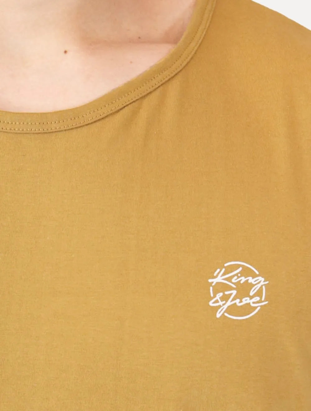 Regata King & Joe Masculina Logomania Circle Script Peito Marrom