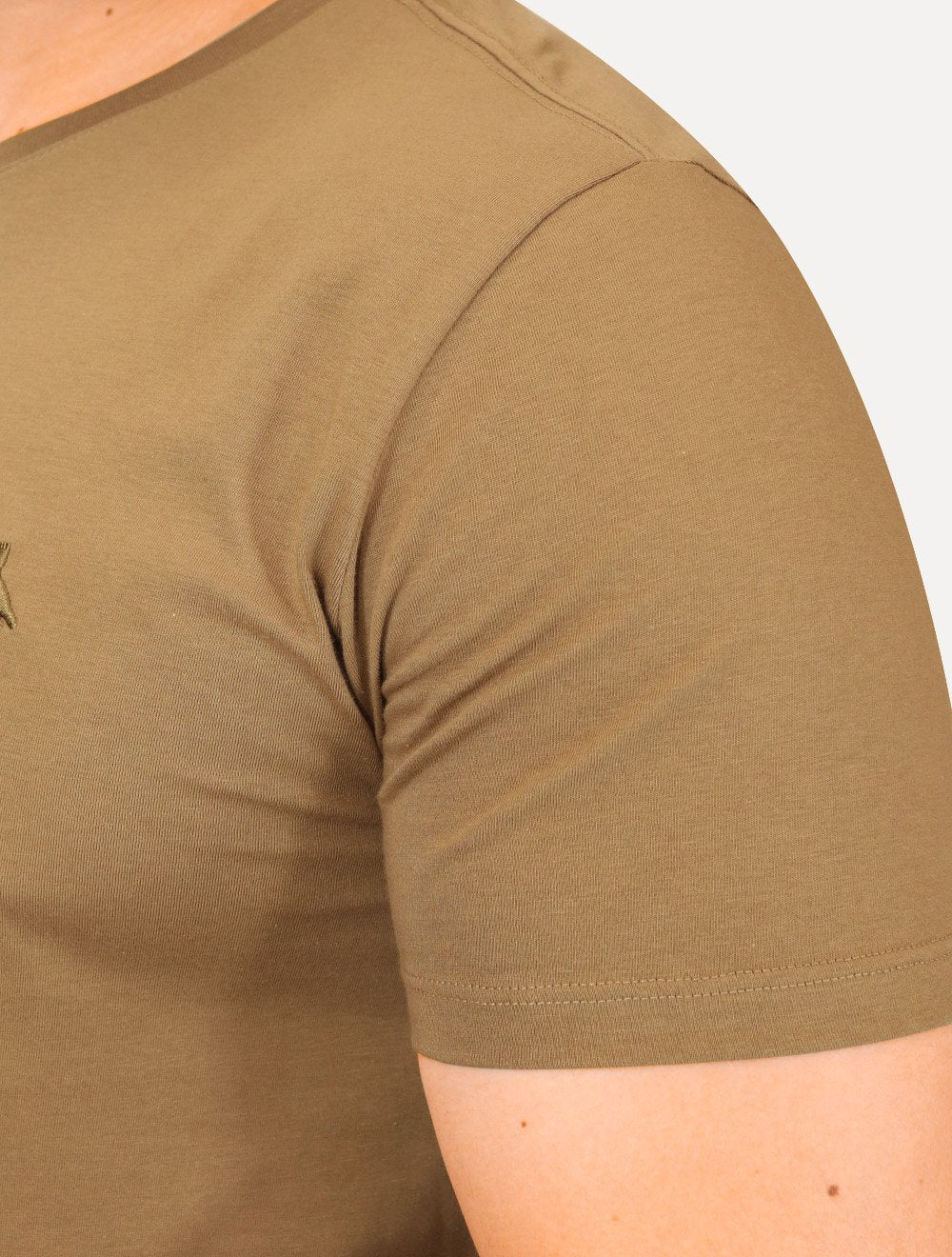 Camiseta Reserva Masculina Super Slim C-Neck Marrom