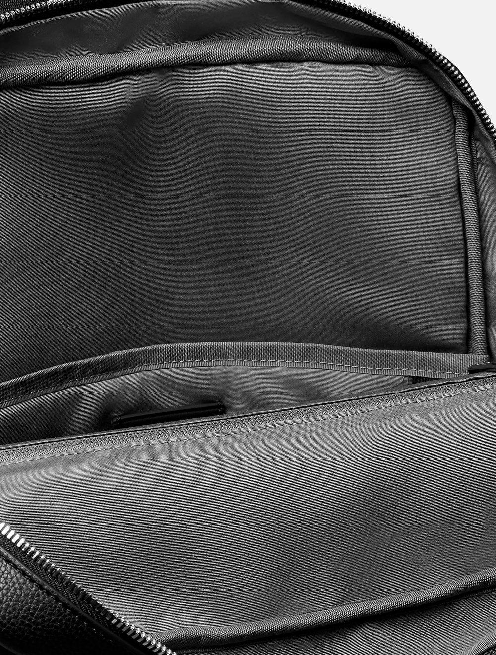 Mochila Calvin Klein Redonda Aop Emboss Preta