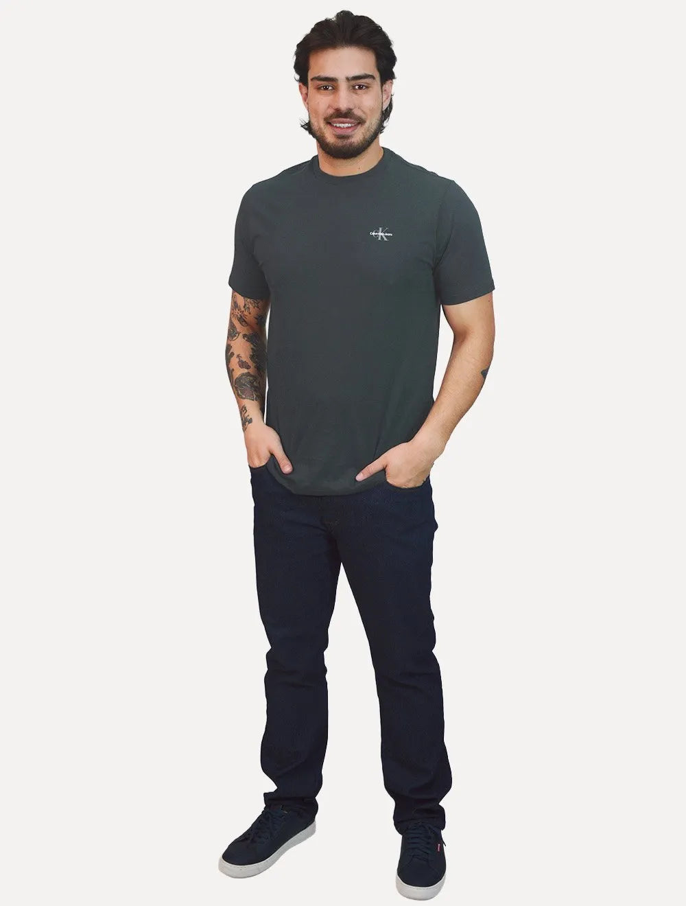 Camiseta Calvin Klein Jeans Masculina New Logo Re Issue Azul Marinho