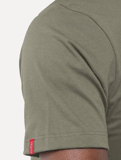 Camiseta Levis Masculina Slim Tag Sleeve Lisa Verde Oliva