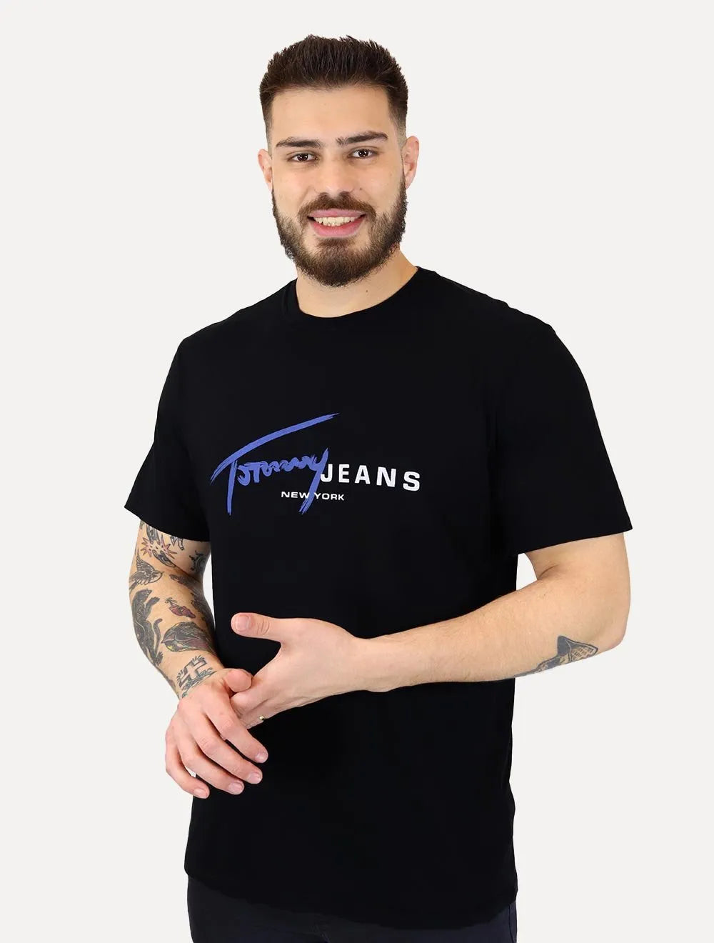 Camiseta Tommy Jeans Signature NY Center Preta