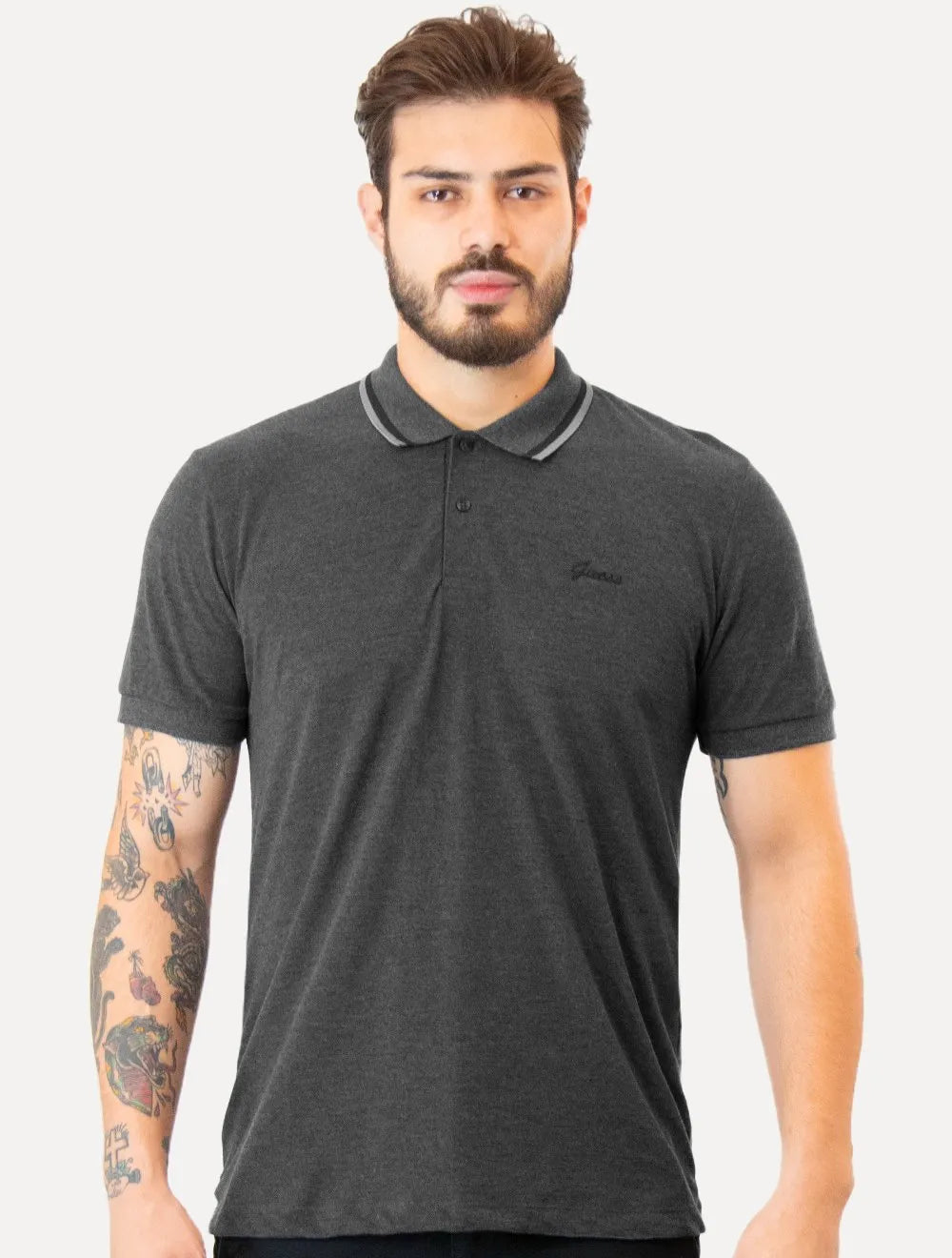 Polo Guess Masculina Piquet Friso Bordado Cursivo Cinza Escuro Mescla