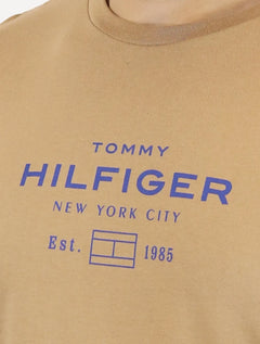 Camiseta Tommy Hilfiger Masculina Center New Stack Marrom
