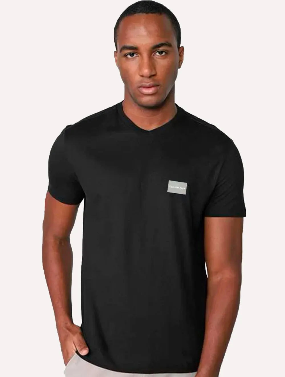 Camiseta Calvin Klein Jeans Masculina Gola V Light Square Preta