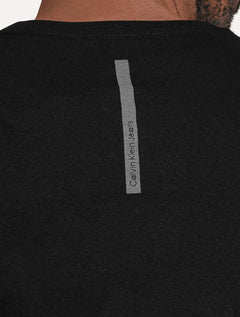Camiseta Calvin Klein Jeans Masculina Light New Nape Logo Preta