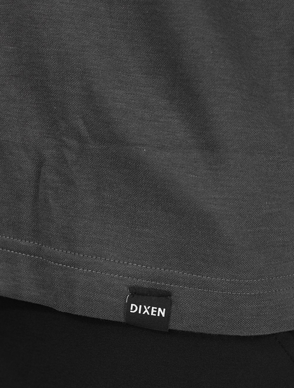Camiseta Dixen Over Recorte Estruturado na Manga Chumbo