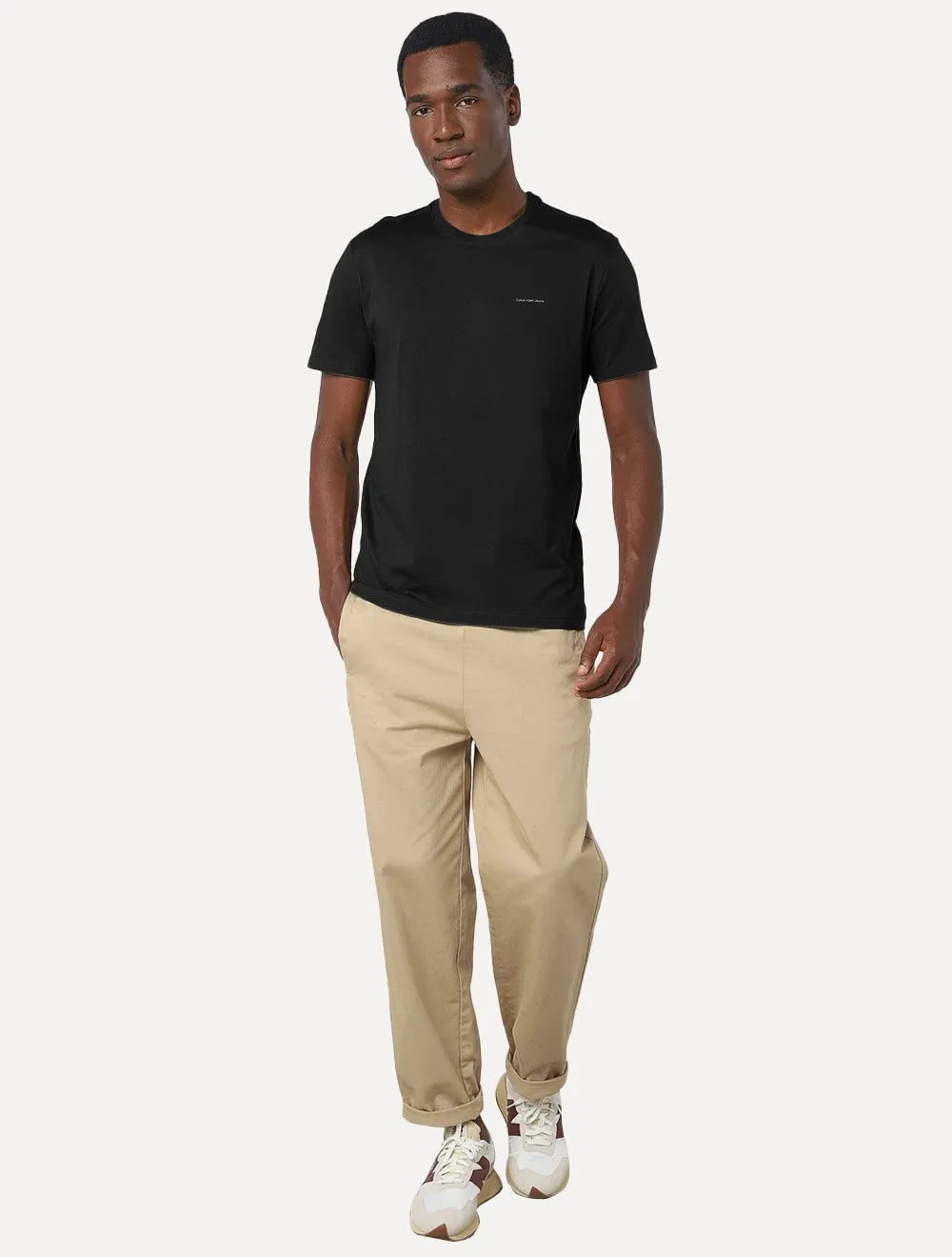 Camiseta Calvin Klein Jeans Masculina Light New Nape Logo Preta