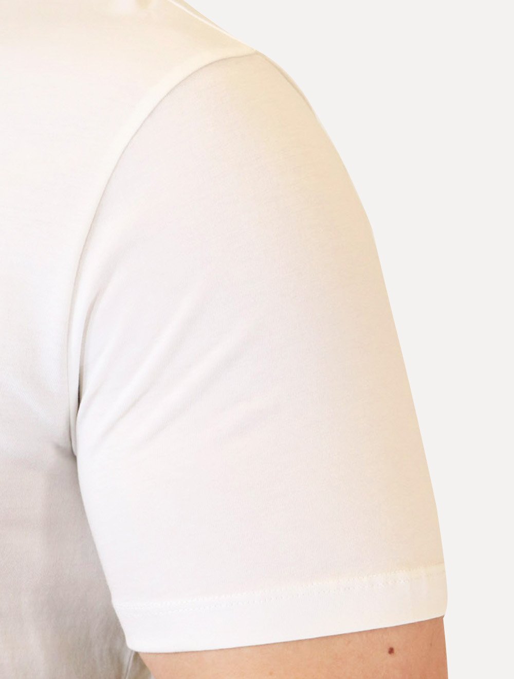 Camiseta Armani Exchange Masculina Embroidery AX Grey Logo Off-White