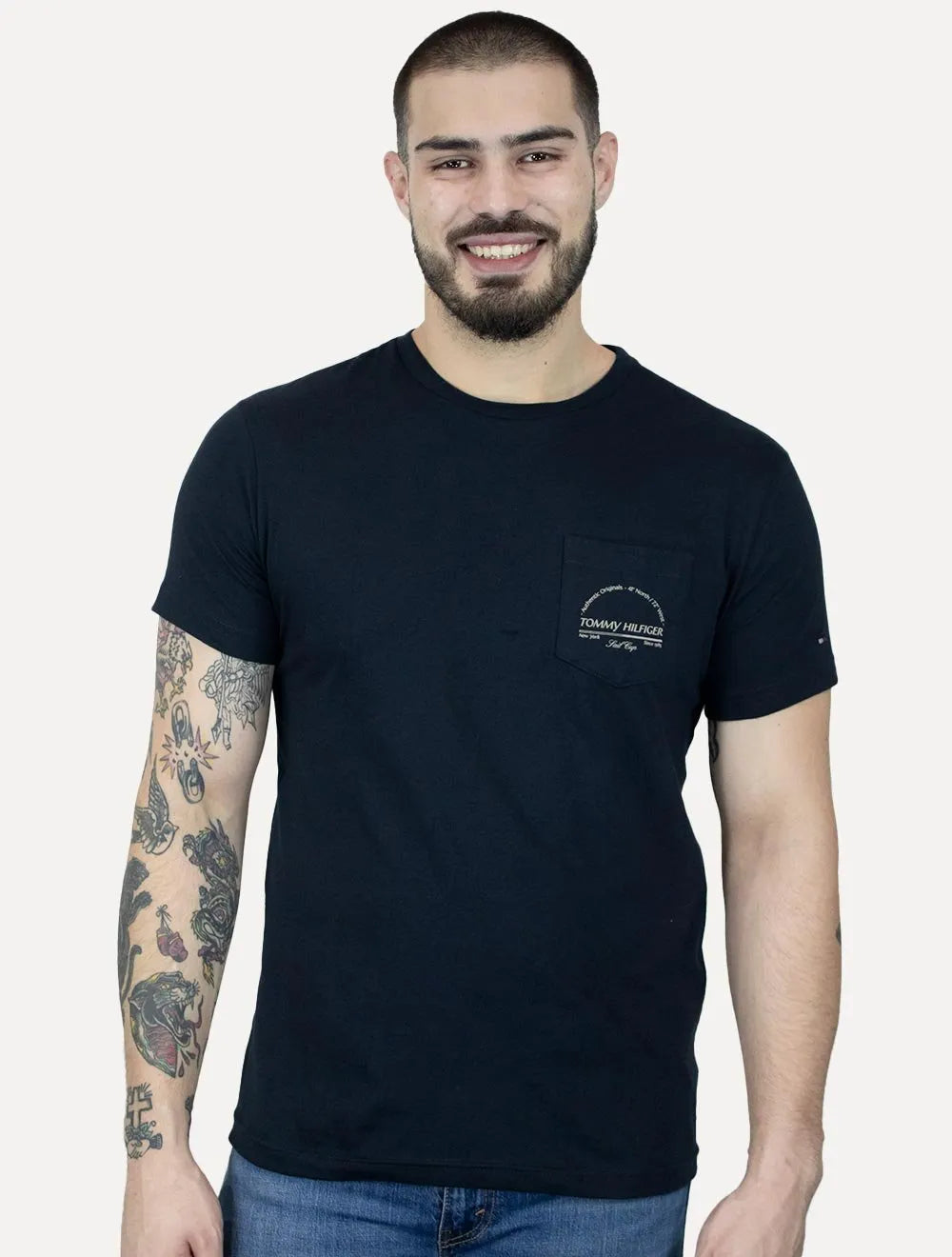 Camiseta Tommy Hilfiger Masculina Arch Pocket Azul Marinho