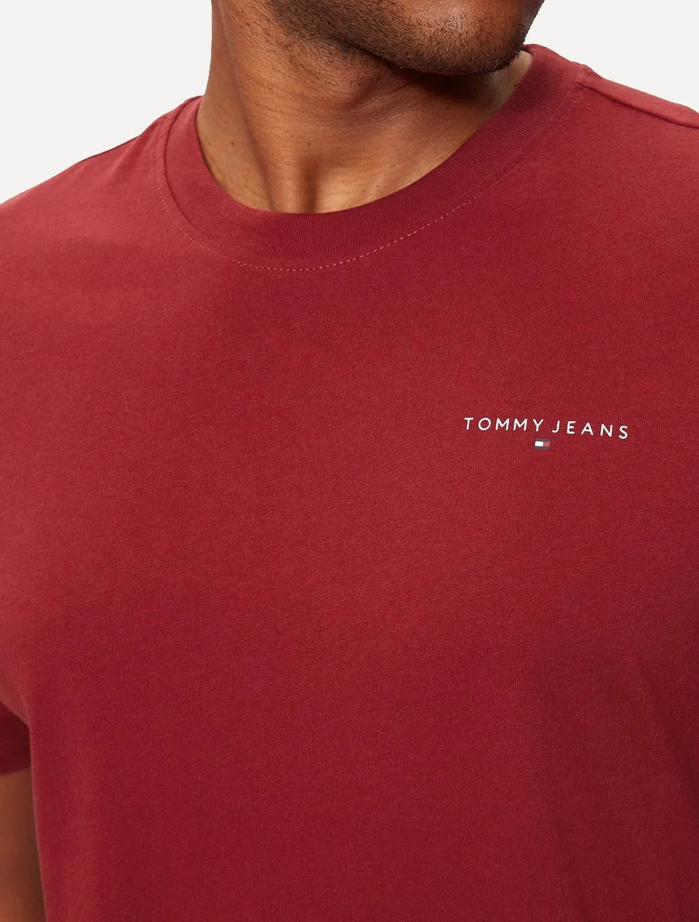Camiseta Tommy Jeans Masculina Slim Linear Chest Vermelho Escuro