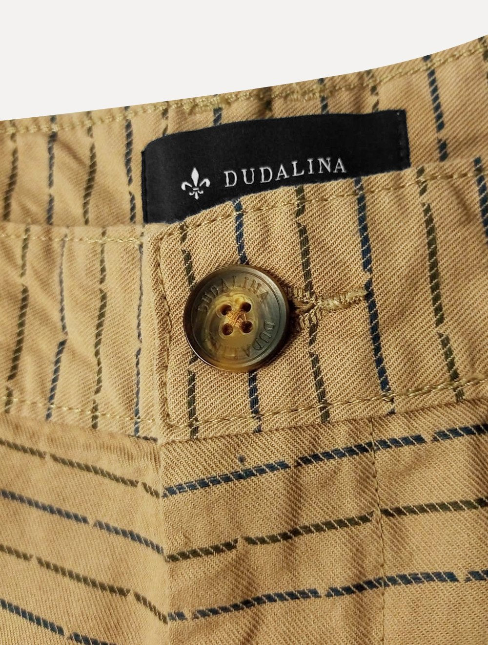 Bermuda Dudalina Masculina Sarja Slim Fio Tinto Listrada Marrom Médio