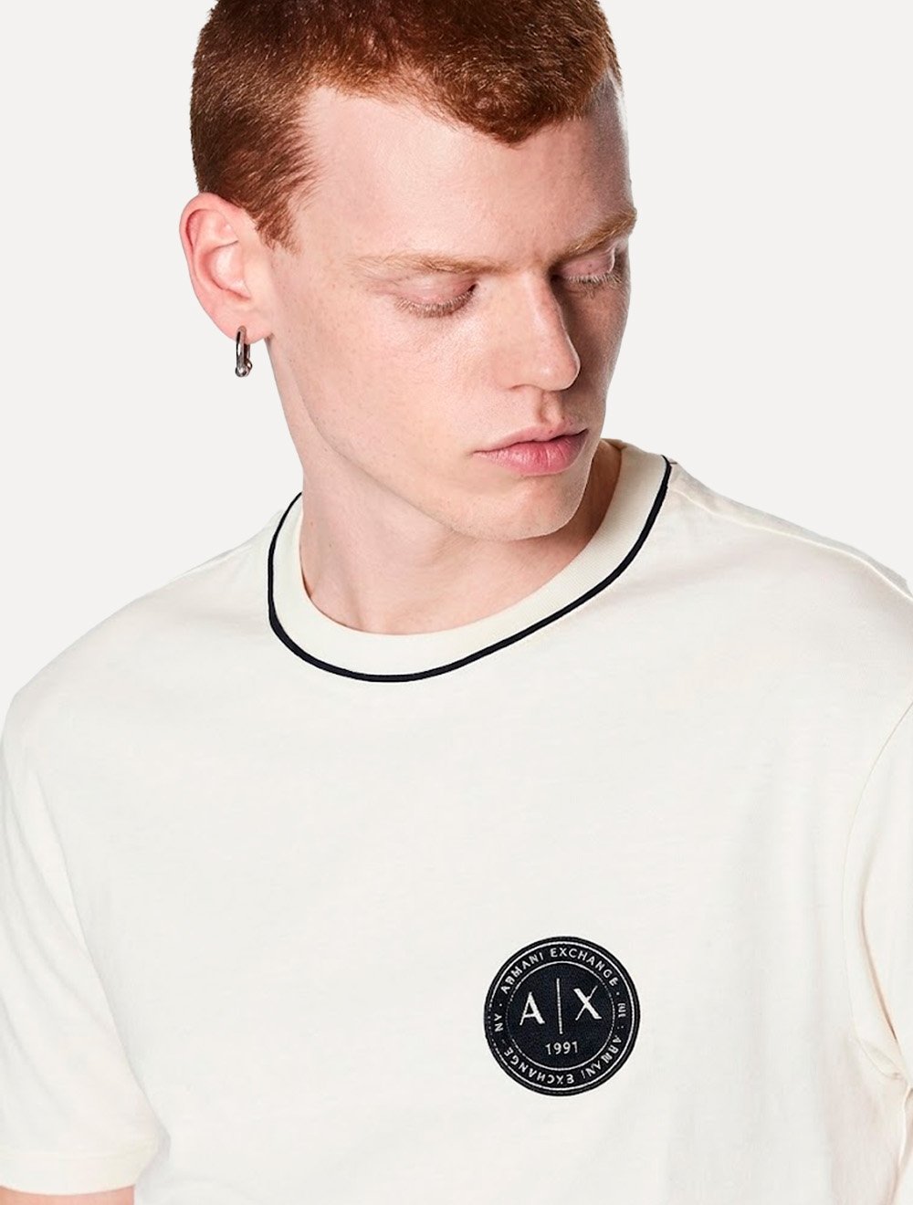 Camiseta Armani Exchange Masculina Regular Fit Patch Shield Logo Off-White