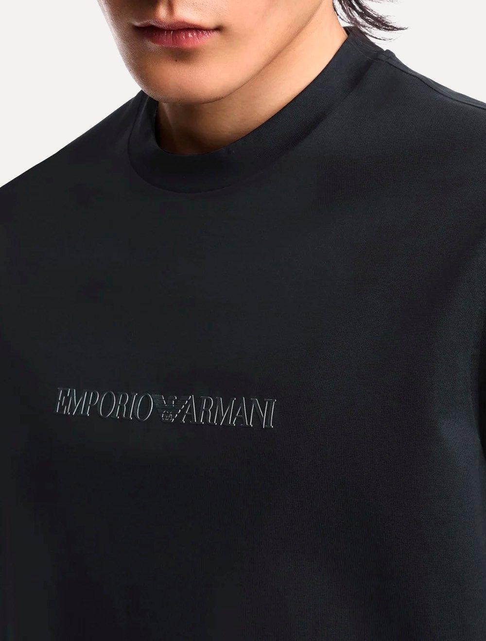 Camiseta Emporio Armani Masculina Slim Fit Pima Rubber Logo Azul Marinho