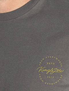 Camiseta King & Joe Masculina Signature Circle Estonada Peito Cinza