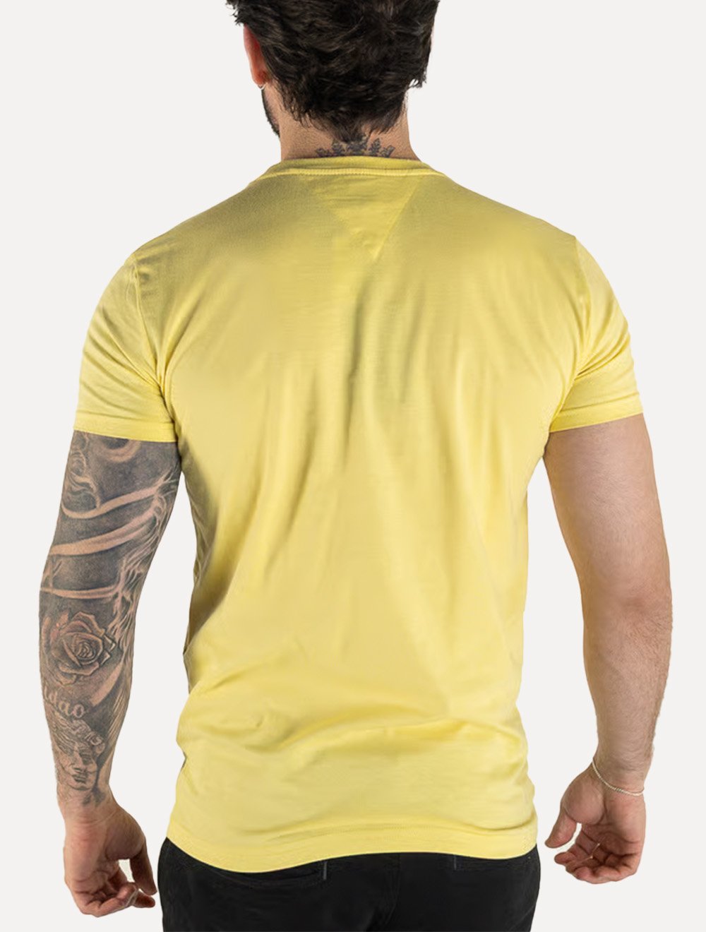 Camiseta Tommy Hilfiger Masculina Essential Cotton Amarela Médio