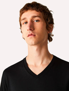Camiseta Lacoste Masculina Manga Longa Jersey Pima Cotton V-Neck Lightweight Preta