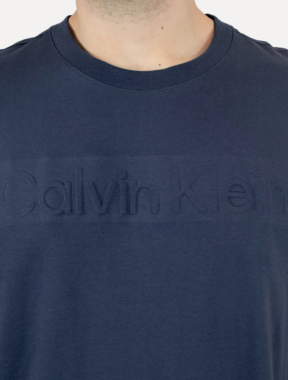 Camiseta Calvin Klein Masculina CK Embossing Azul Marinho