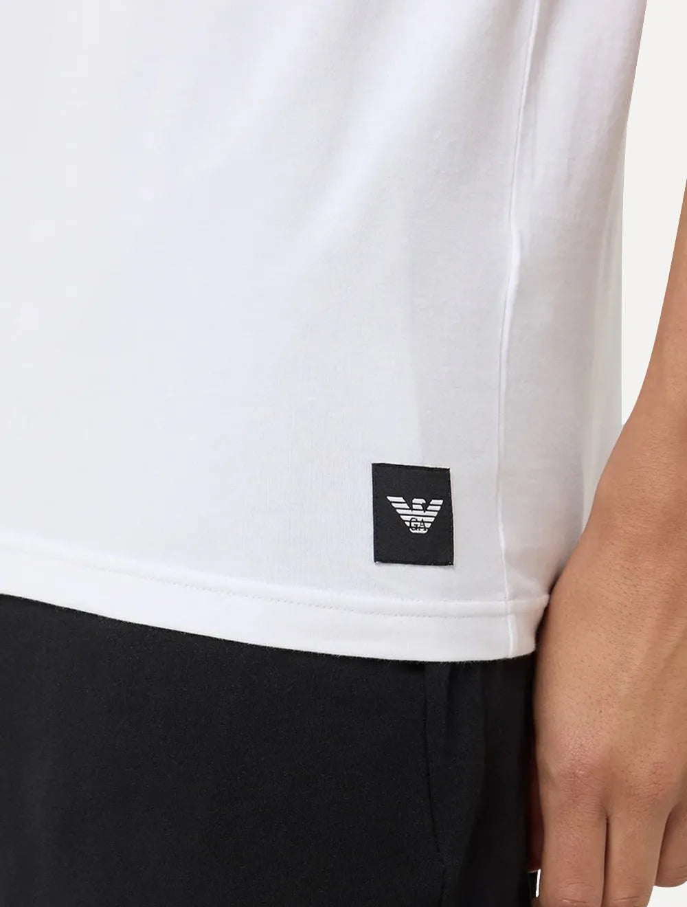 Kit Camisetas Empório Armani Masculina C-Neck Preta e Branca