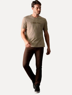 Camiseta Calvin Klein Masculina Embossing Logo Relevo Caqui Médio