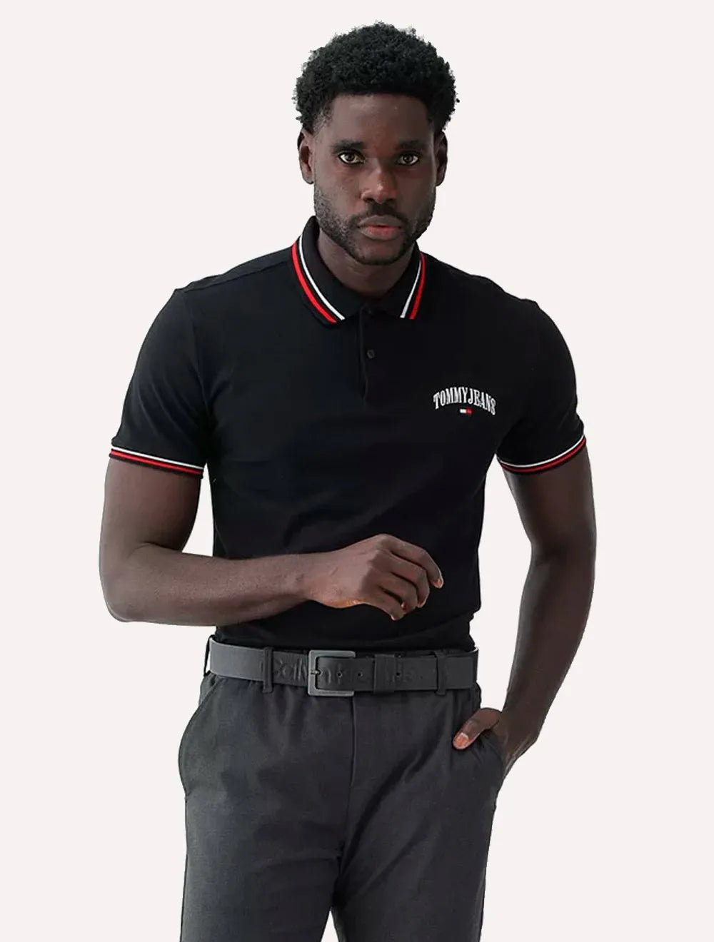 Polo Tommy Jeans Masculina Piquet Regular Graphic Tipped Preta