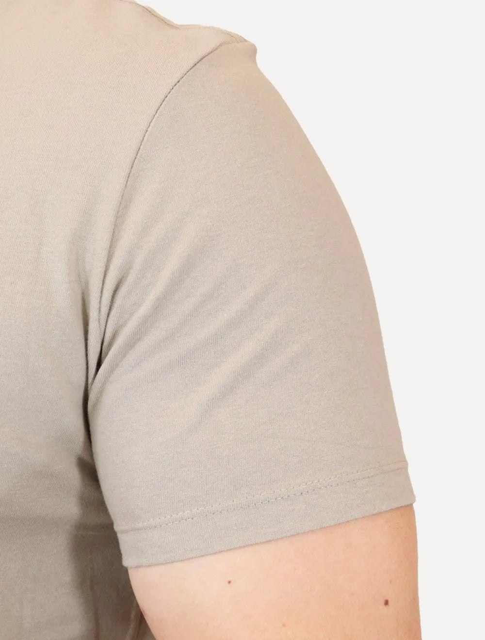Camiseta Calvin Klein Jeans Masculina Frontal Logo Rubber Relevo Cáqui Claro
