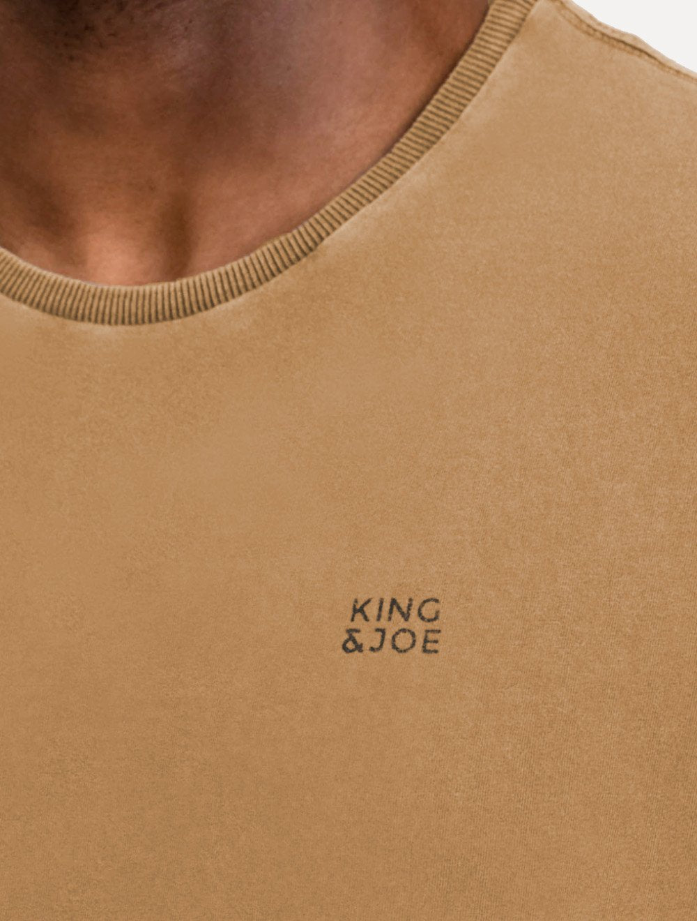 Camiseta King & Joe Masculina Estonada Basic Dark Small Logo Marrom