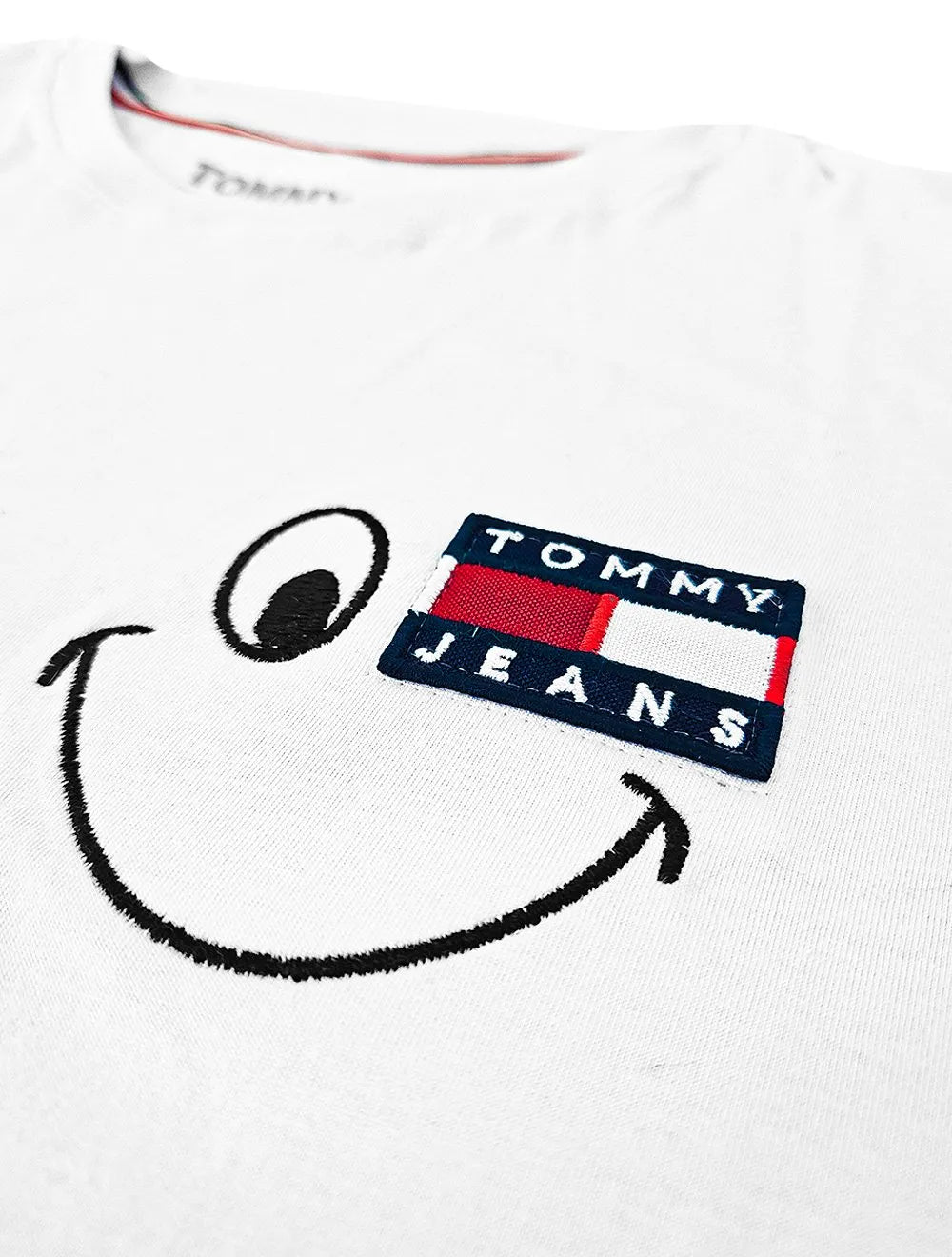 Camiseta Tommy Jeans Masculina Smiley Badge Graphic Branca