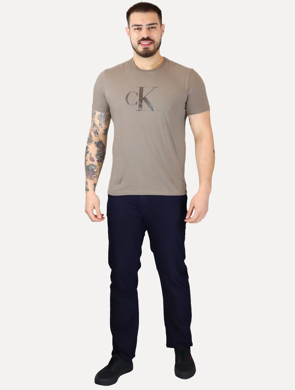 Camiseta Calvin Klein Jeans Masculina CK Gel Cáqui Médio