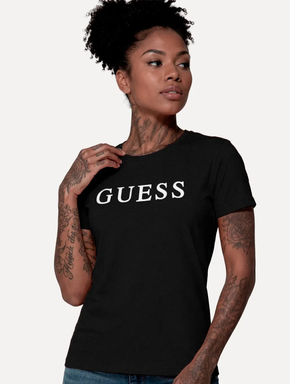 Camiseta Guess Feminina Silk Classic Logo Preta