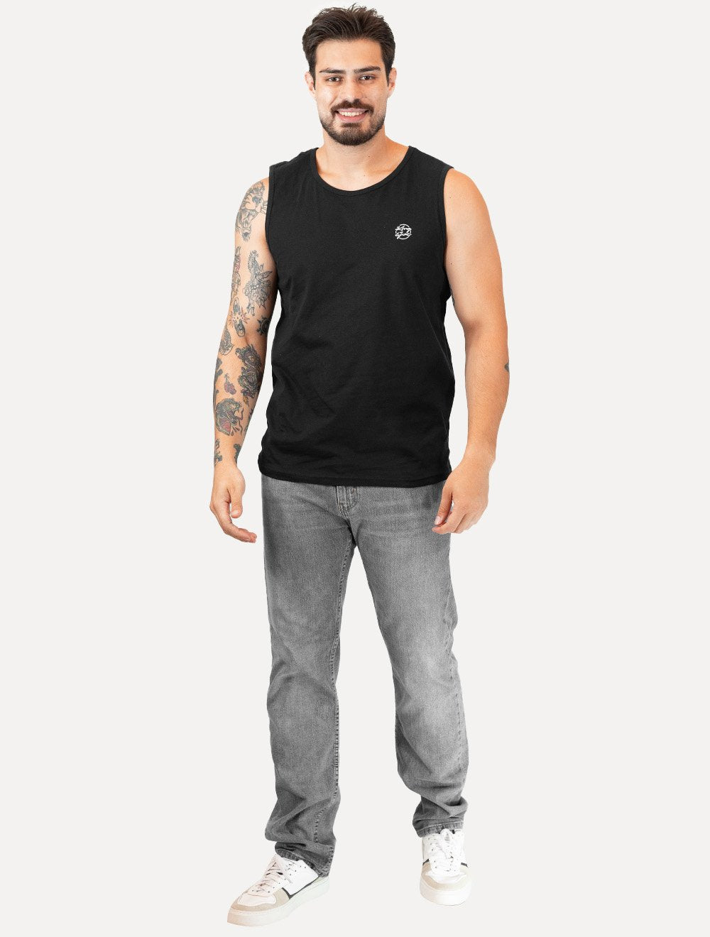 Regata King & Joe Masculina Logomania Circle Script Peito Preto