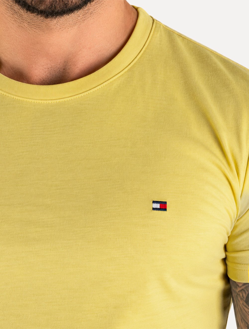 Camiseta Tommy Hilfiger Masculina Essential Cotton Amarela Médio