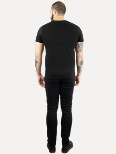 Camiseta Colcci Masculina V-Neck Logo Minimalista Preto