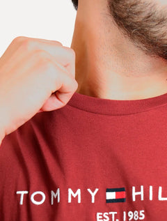 Camiseta Tommy Hilfiger Masculina Core Logo Vermelho Escuro