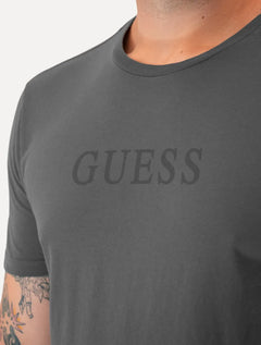 Camiseta Guess Masculina Grey Silk Logo Cinza Escuro