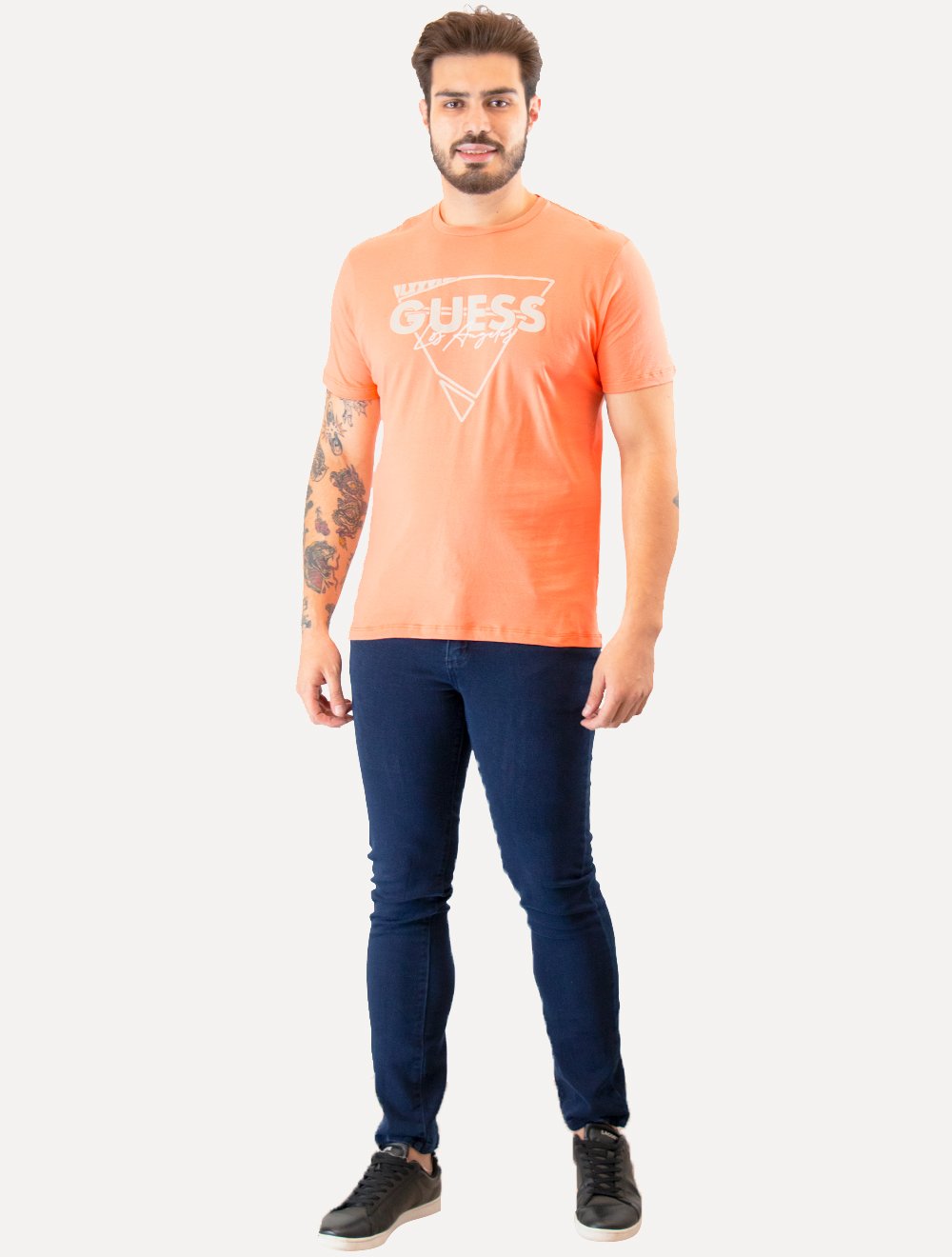 Camiseta Guess Masculina Triângulo Los Angeles Relevo Peito Laranja