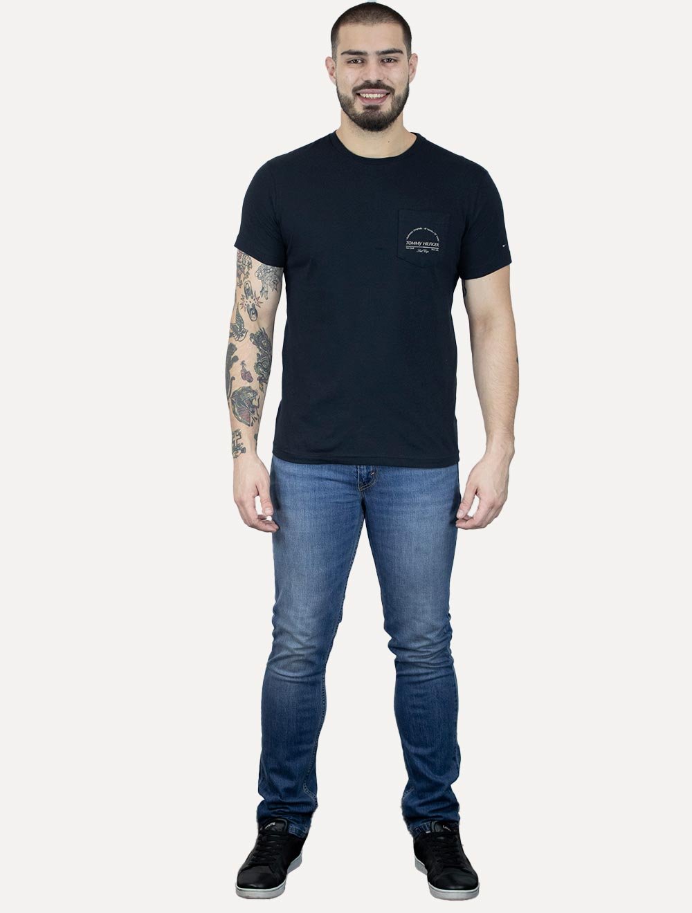 Camiseta Tommy Hilfiger Masculina Arch Pocket Azul Marinho