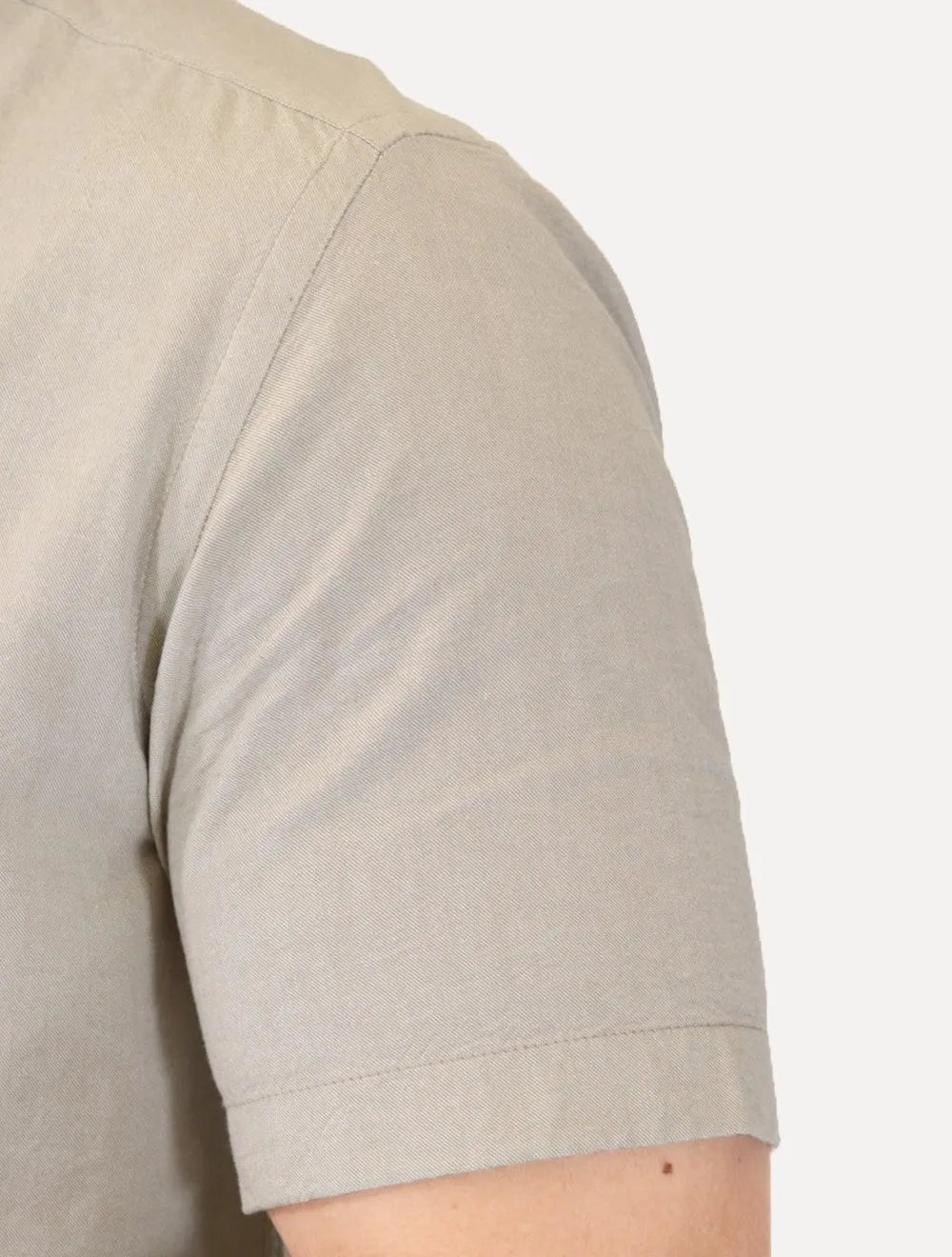 Camisa Aramis Masculina Slim Manga Curta Oxford Button Down Cáqui Claro