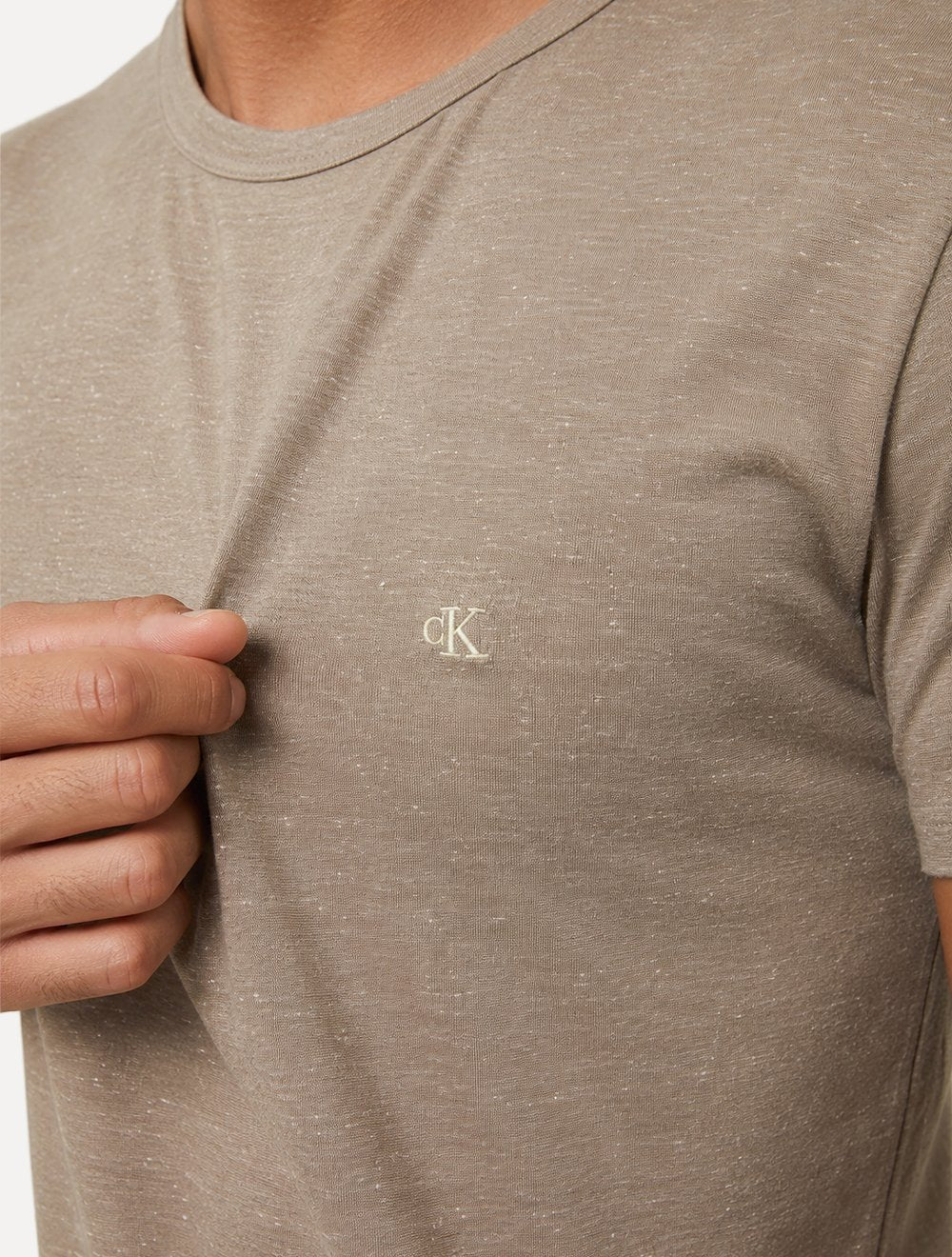 Camiseta Calvin Klein Jeans Masculina Botonê Cáqui Médio