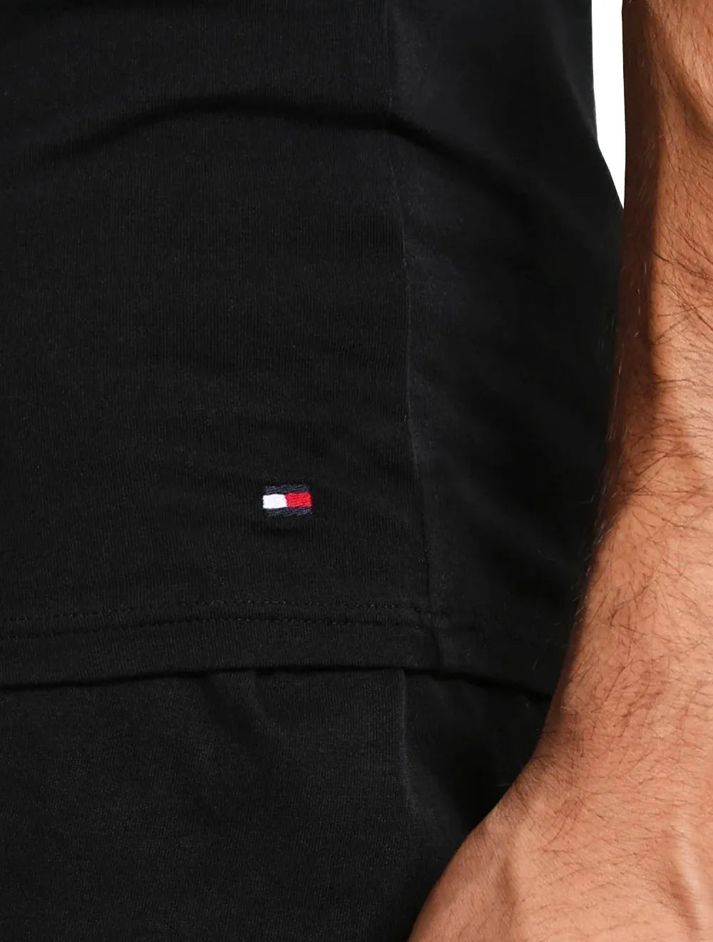 Camisetas Tommy Hilfiger Masculinas Classic Crewneck Pretas Pack 3UN