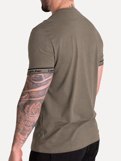 Camiseta Calvin Klein Masculina Punho Logo Marrom Claro