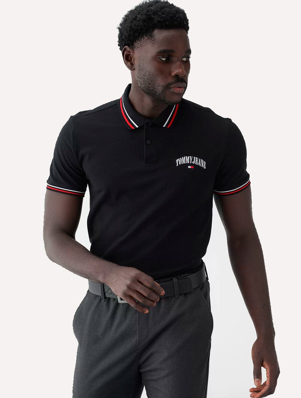Polo Tommy Jeans Masculina Piquet Regular Graphic Tipped Preta