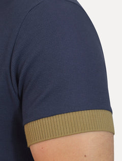 Camiseta Colcci Masculina Piquet Slim Texture Logo Azul Marinho