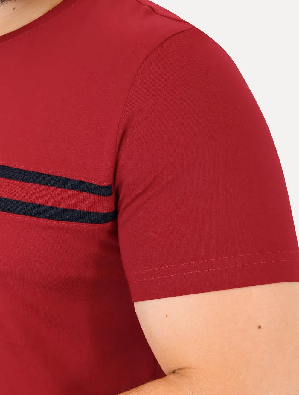Camiseta Tommy Hilfiger Masculina Chest Insert Logo Vermelha Escuro