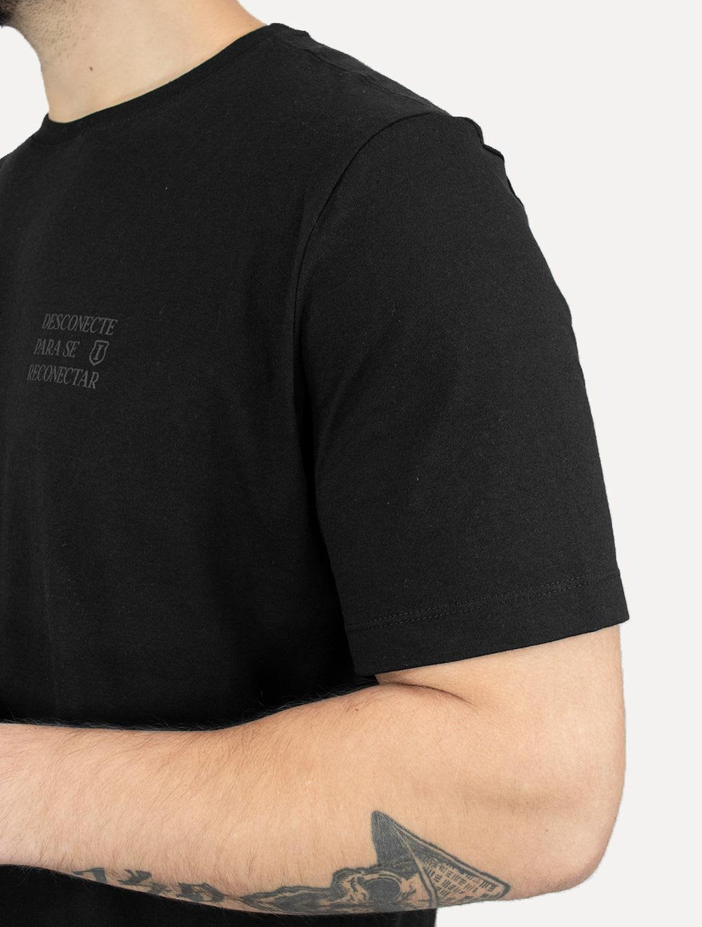 Camiseta Individual Comfort Fit Desconecte Estampa Preta