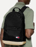 Mochila Tommy Jeans Essential Daily Daily Dome Preto