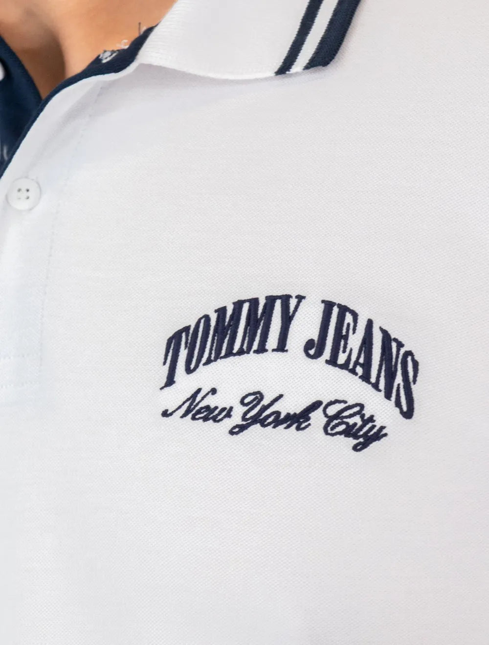 Polo Tommy Jeans Masculina Piquet Regular Tipping Branca
