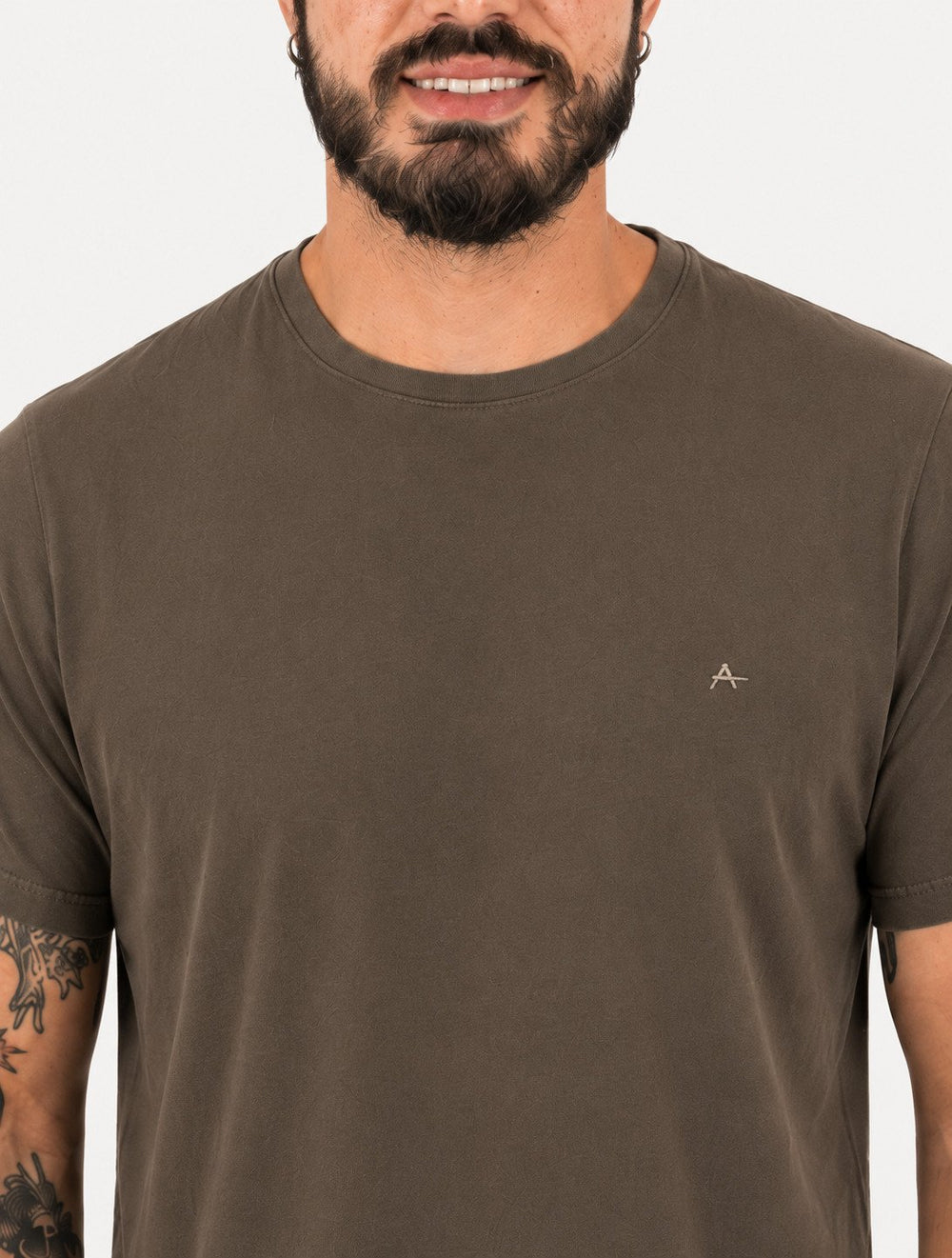 Camiseta Aramis Masculina Basic Lisa Mono Icon Cáqui Escuro