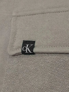 Calça Calvin Klein Jeans Masculina Moletom CKJ Cargo Caqui Médio